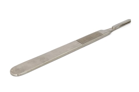 MANGO PARA BISTURI #4 13.5 CM H.S. acero quirúrgico