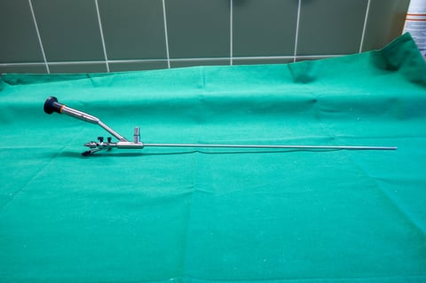 Retractor laparoscópico hepático recto para cirugía endoscópica