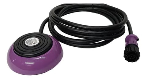Cama heated para mascotas morada en forma de domo con cable de corriente negro